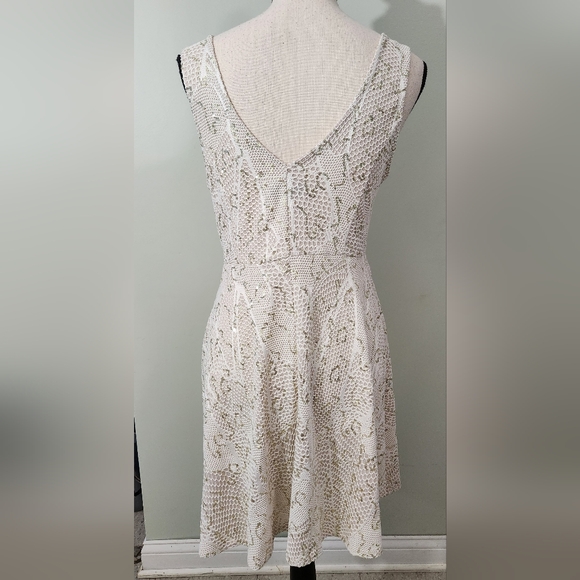 Gold sequined dress - Picture 5 of 8